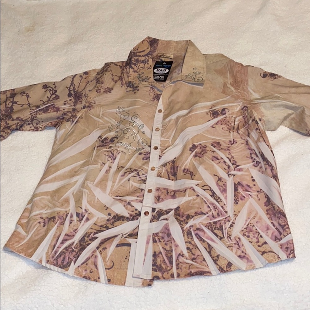 NWT Distinct Top
